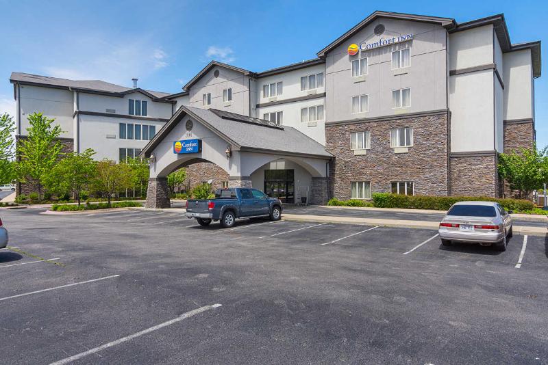 هتل Comfort Inn Bentonville  Crystal Bridges