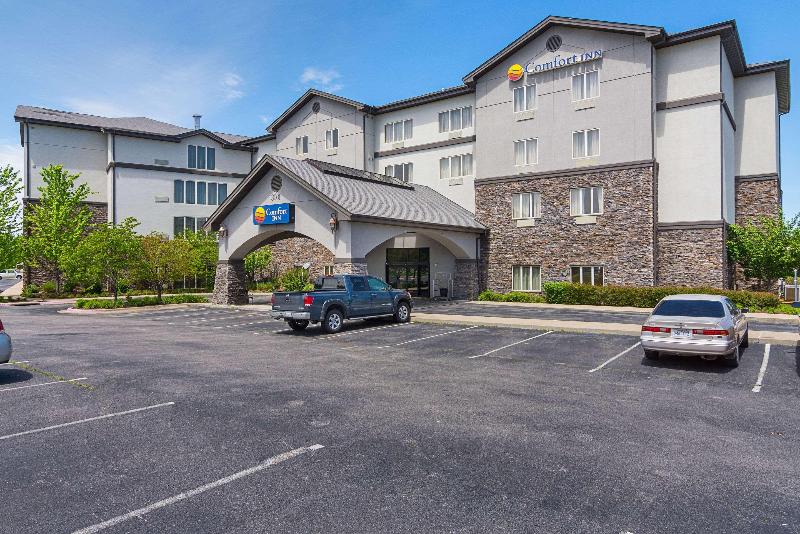 هتل Comfort Inn Bentonville  Crystal Bridges