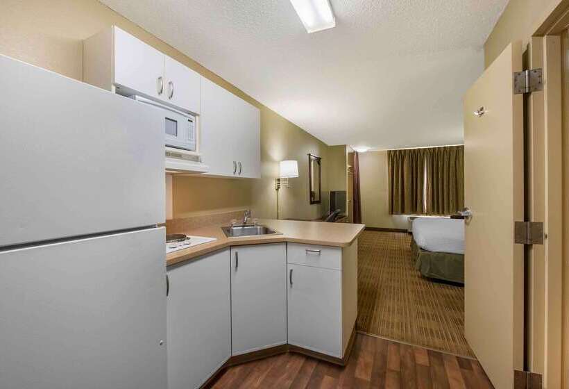Отель Extended Stay America Suites Champaign Urbana