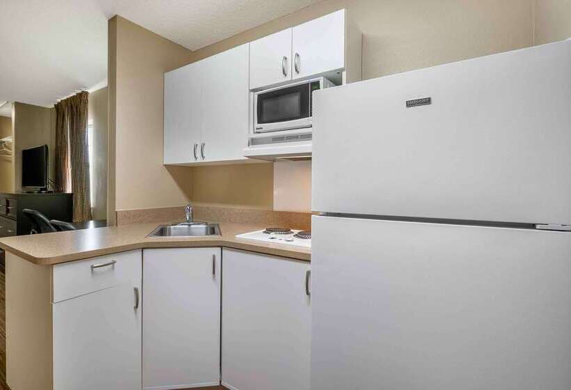 Отель Extended Stay America Suites Champaign Urbana