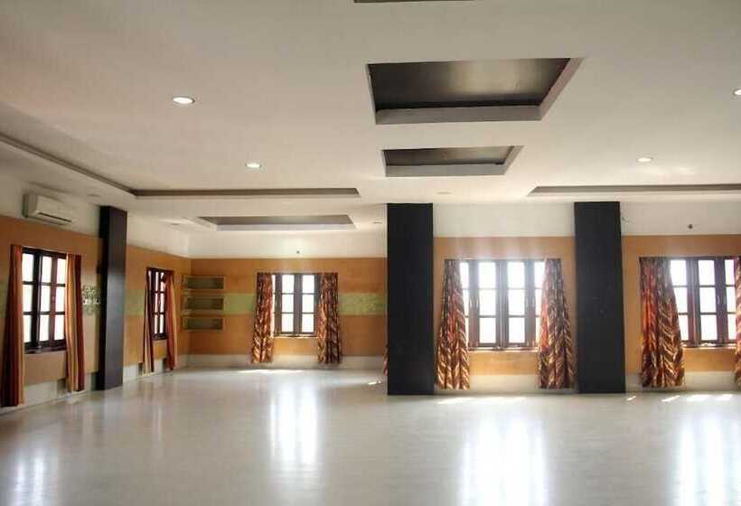 호텔 Green Coconut Resort