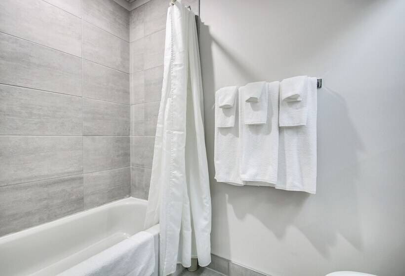 호텔 Hôtel Marineau Shawinigan