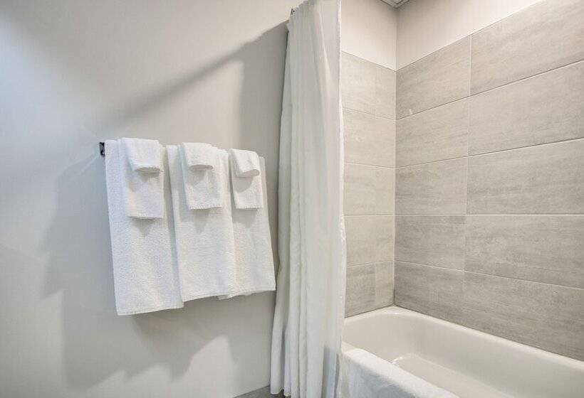 호텔 Hôtel Marineau Shawinigan