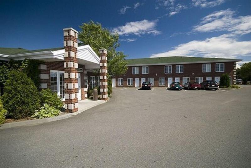 호텔 Hôtel Marineau Shawinigan