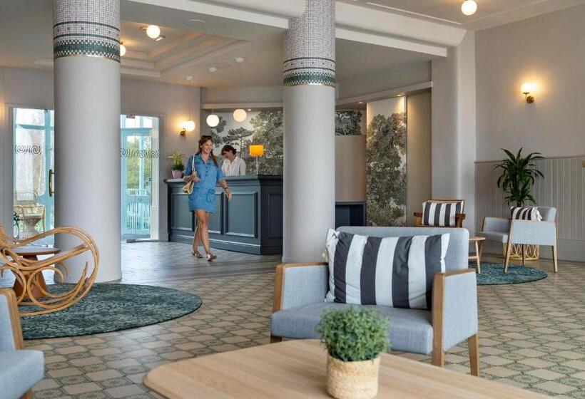 호텔 Hôtel Morgat Le Grand Hôtel De La Mer