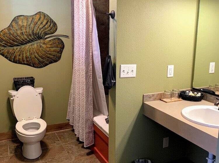 فندق Iowa House Historic Inn