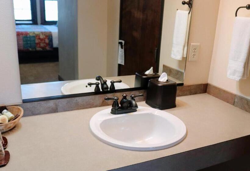 فندق Iowa House Historic Inn