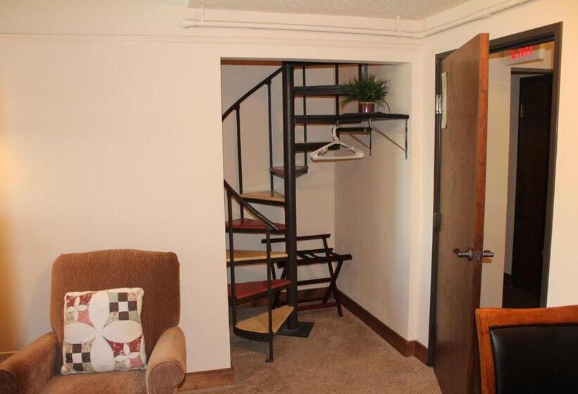 בית מלון כפרי Iowa House Historic Inn