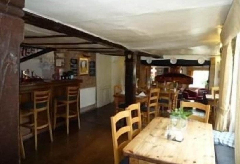 Отель The Kings Arms Inn