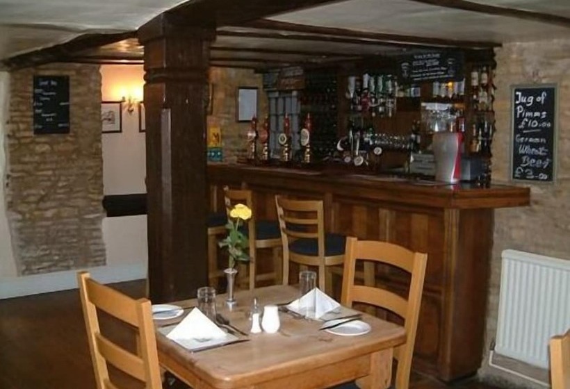 Отель The Kings Arms Inn