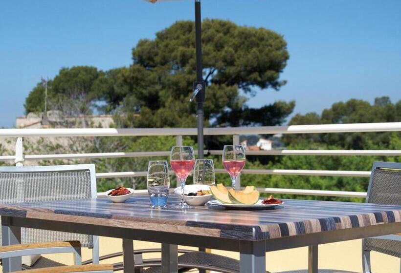 Отель Lagrange Vacances Les Terrasses Des Embiez