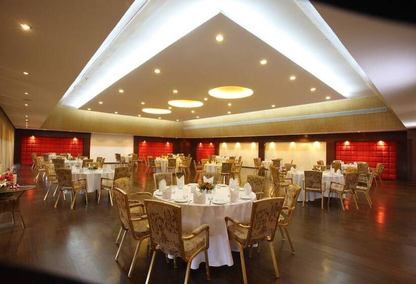 فندق Moksha Himalaya Spa Resort