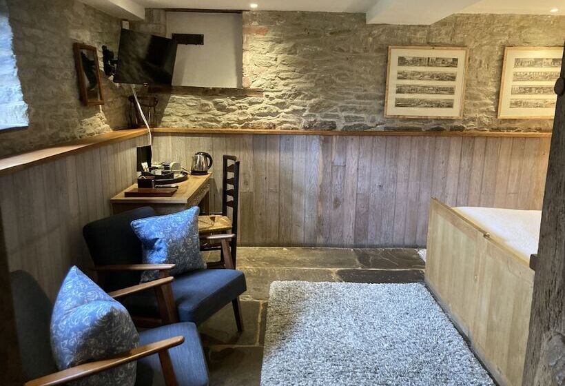 Отель Old Downton Lodge