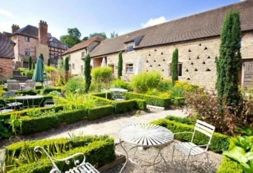 Отель Old Downton Lodge