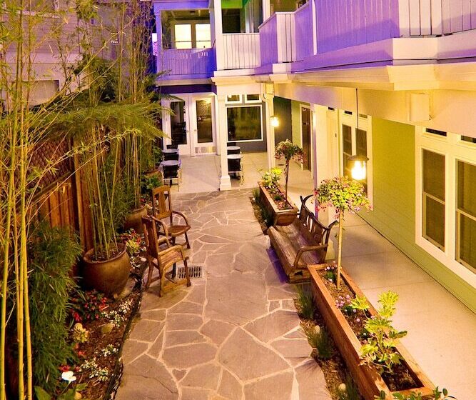 فندق Pacific Blue Inn