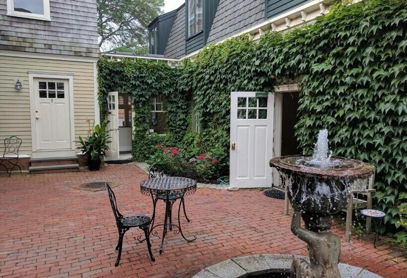 Отель Pelham Court