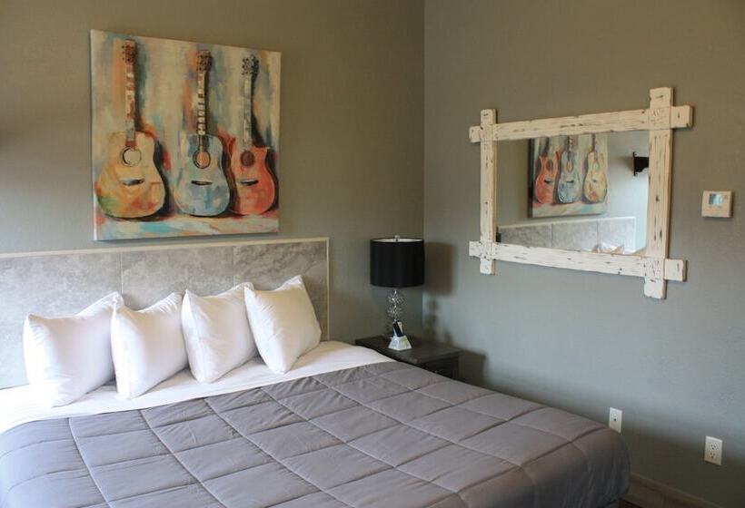 فندق Price Pointe Inn