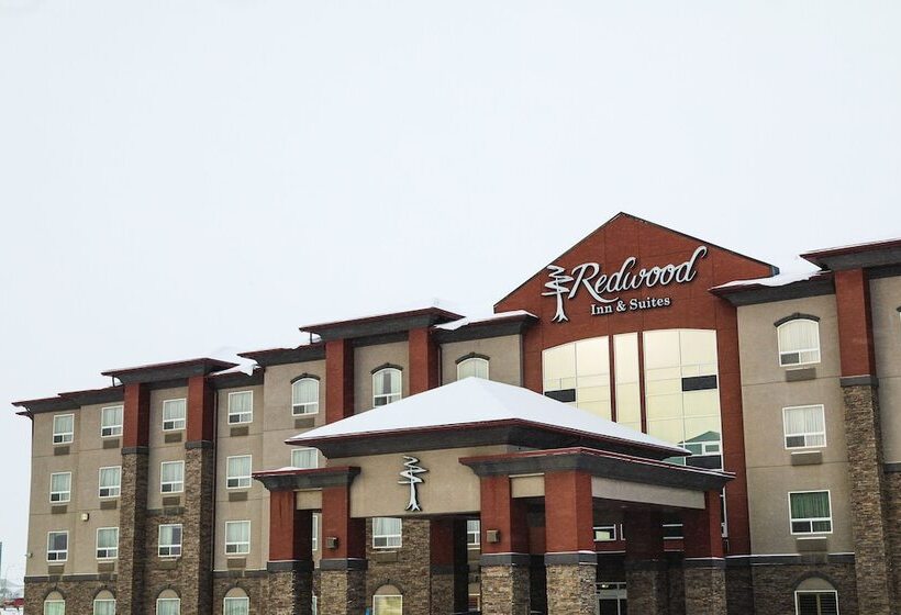 בית מלון כפרי Redwood Inn & Suites