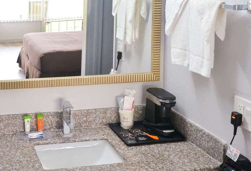 فندق Rodeway Inn Sun City Center