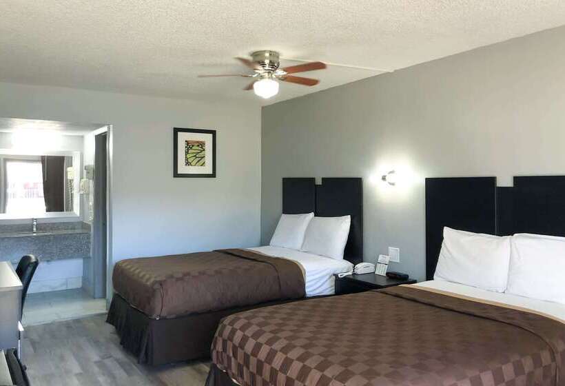 فندق Rodeway Inn Sun City Center