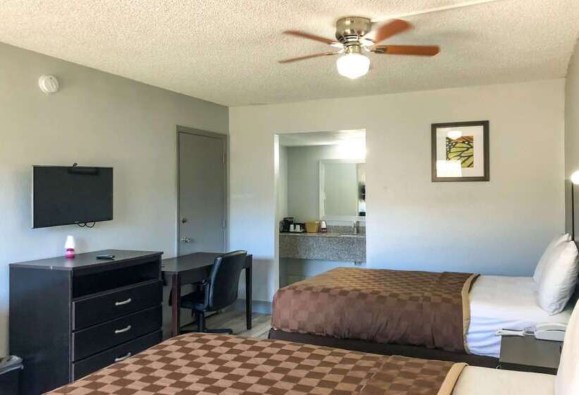 فندق Rodeway Inn Sun City Center