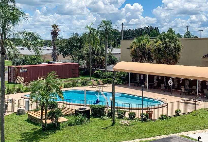 فندق Rodeway Inn Sun City Center