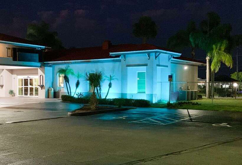 فندق Rodeway Inn Sun City Center