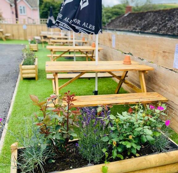 فندق The Royal Oak Inn