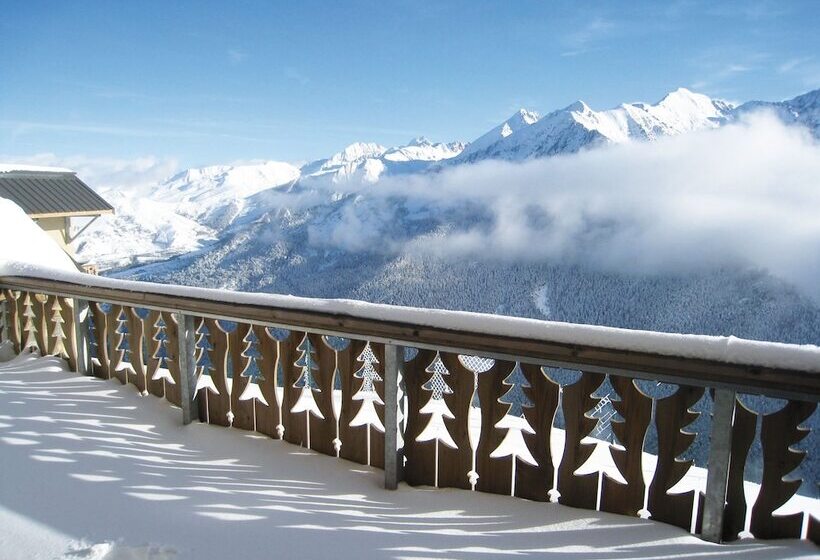 Отель Résidence Lagrange Vacances Les Chalets De L Adet