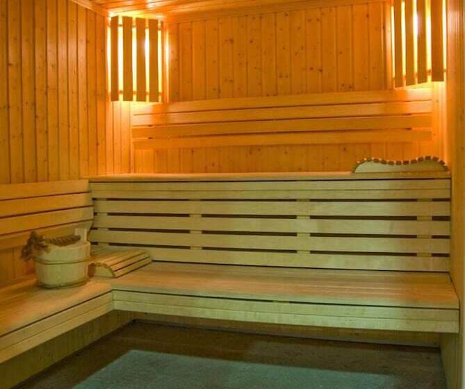 Отель Résidence Lagrange Vacances Les Chalets De L Adet