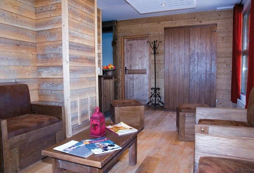Отель Résidence Lagrange Vacances Les Chalets De L Adet