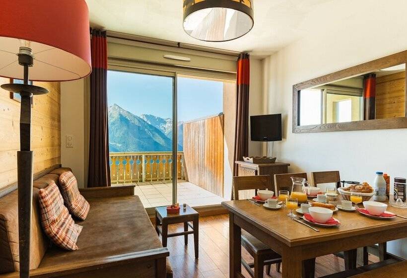 Отель Résidence Lagrange Vacances Les Chalets De L Adet