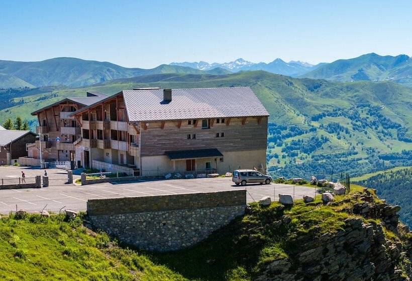 Отель Résidence Lagrange Vacances Les Chalets De L Adet