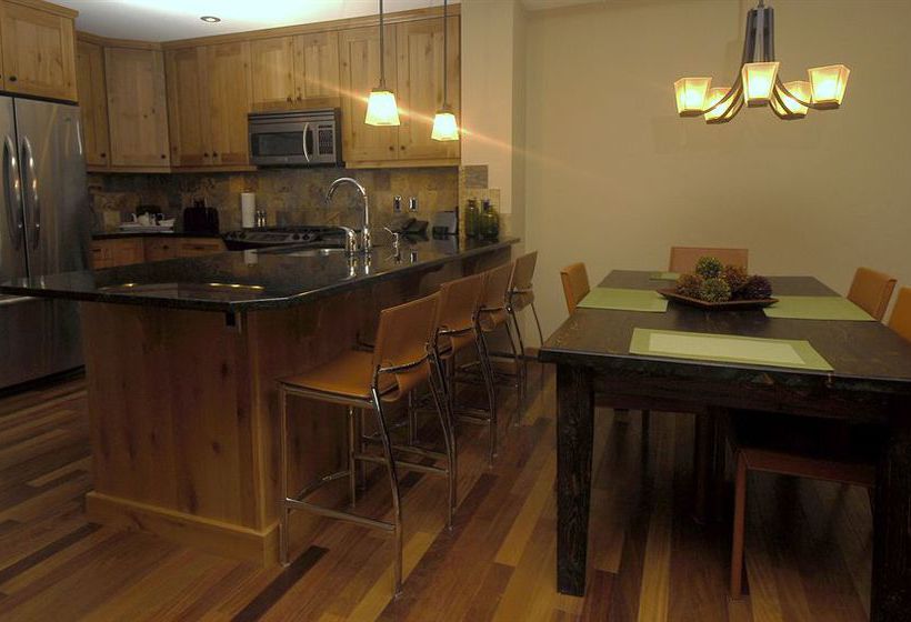 Отель Rundle Cliffs Lodge By Spring Creek Vacations