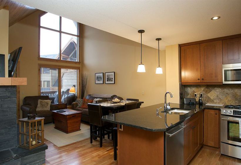 Отель Rundle Cliffs Lodge By Spring Creek Vacations