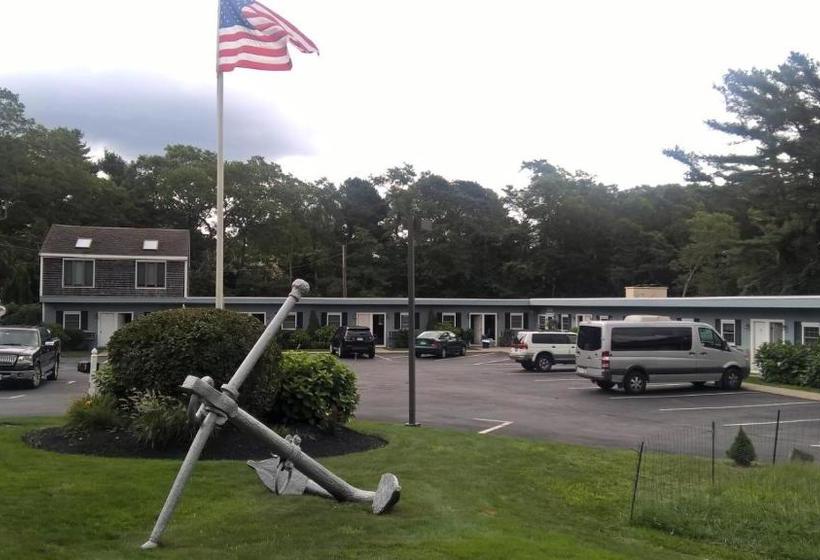 فندق Santuit Inn