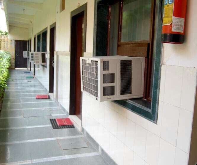 酒店 Sidhartha Walking Distance From Tajmahal