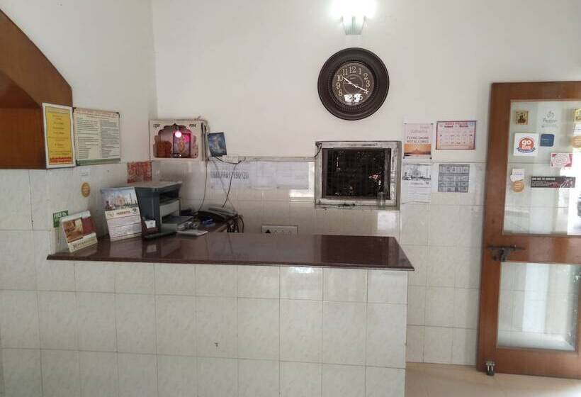 酒店 Sidhartha Walking Distance From Tajmahal