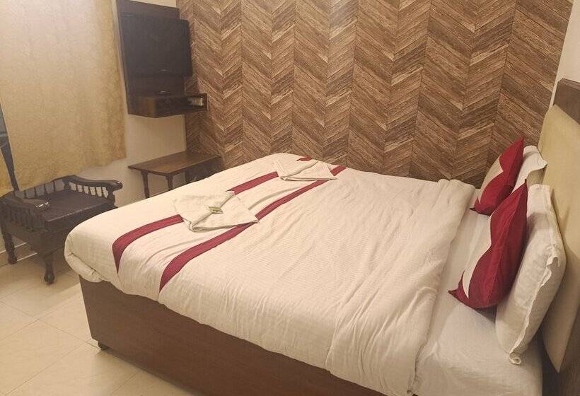 酒店 Sidhartha Walking Distance From Tajmahal