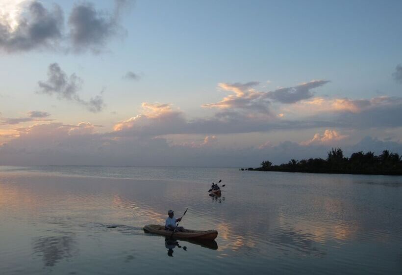 فندق St. George's Caye Resort