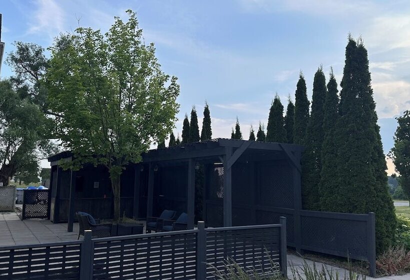 فندق Stone Willow Inn