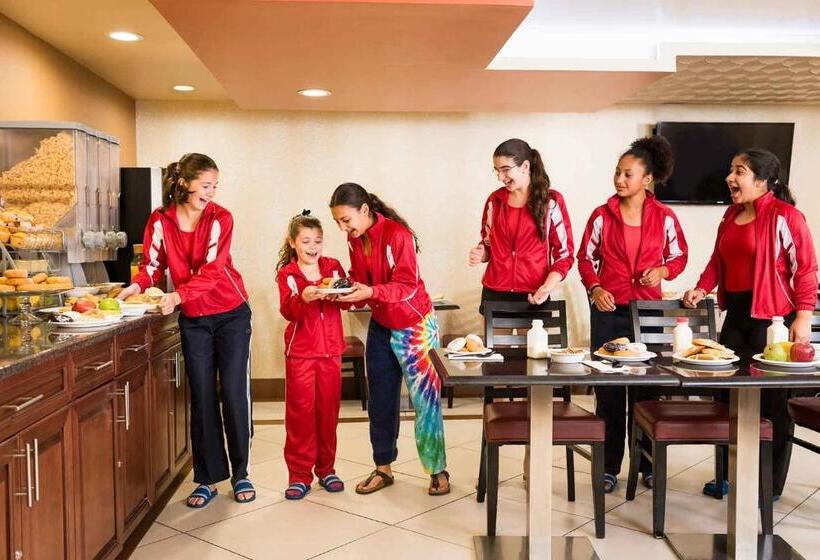 فندق Super 8 By Wyndham Pensacola Nas Area