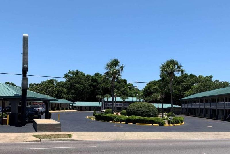 فندق Super 8 By Wyndham Pensacola Nas Area