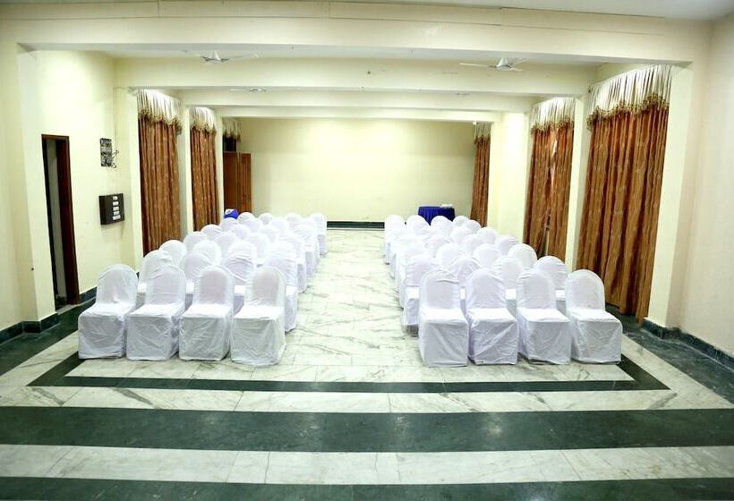 فندق Surbee Resorts