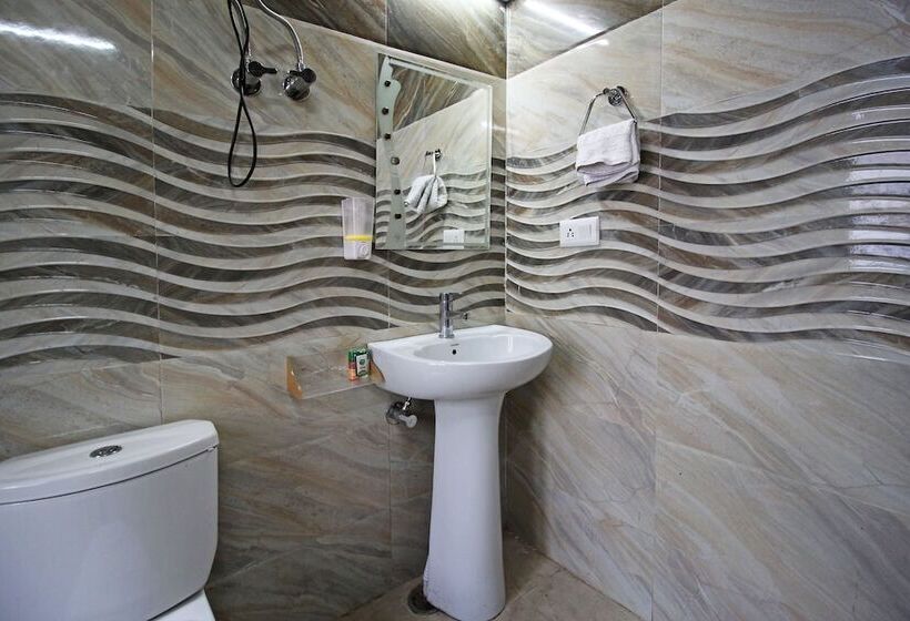 فندق Surbee Resorts