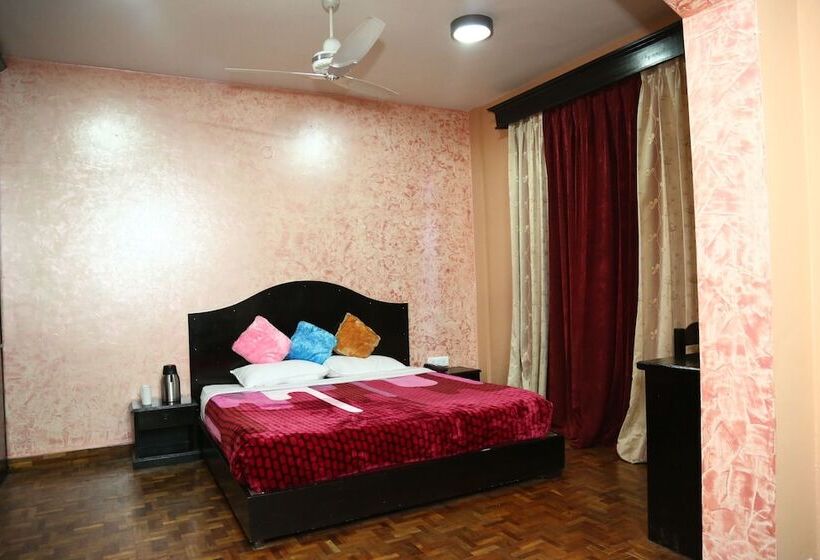 فندق Surbee Resorts