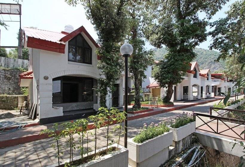 فندق Surbee Resorts