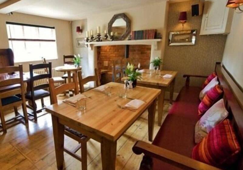 ホテル The Cherry Tree Inn