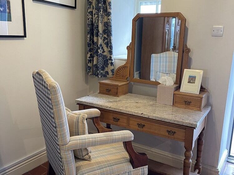 Отель The Durham Ox