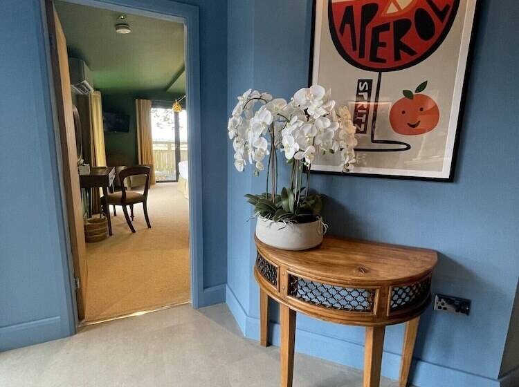 Отель The Durham Ox